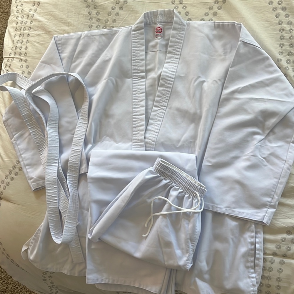 Sun Choi Brothers uniform